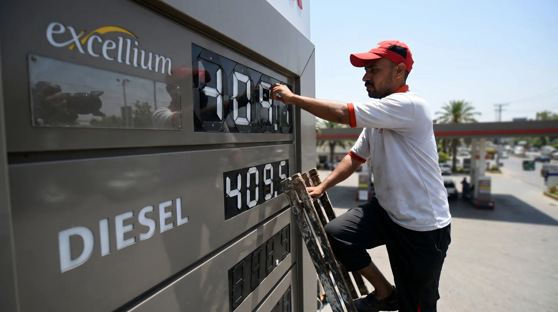 Petrol Price Cut by Rs5 in Pakistan: New Fuel Rates Effective May 2026