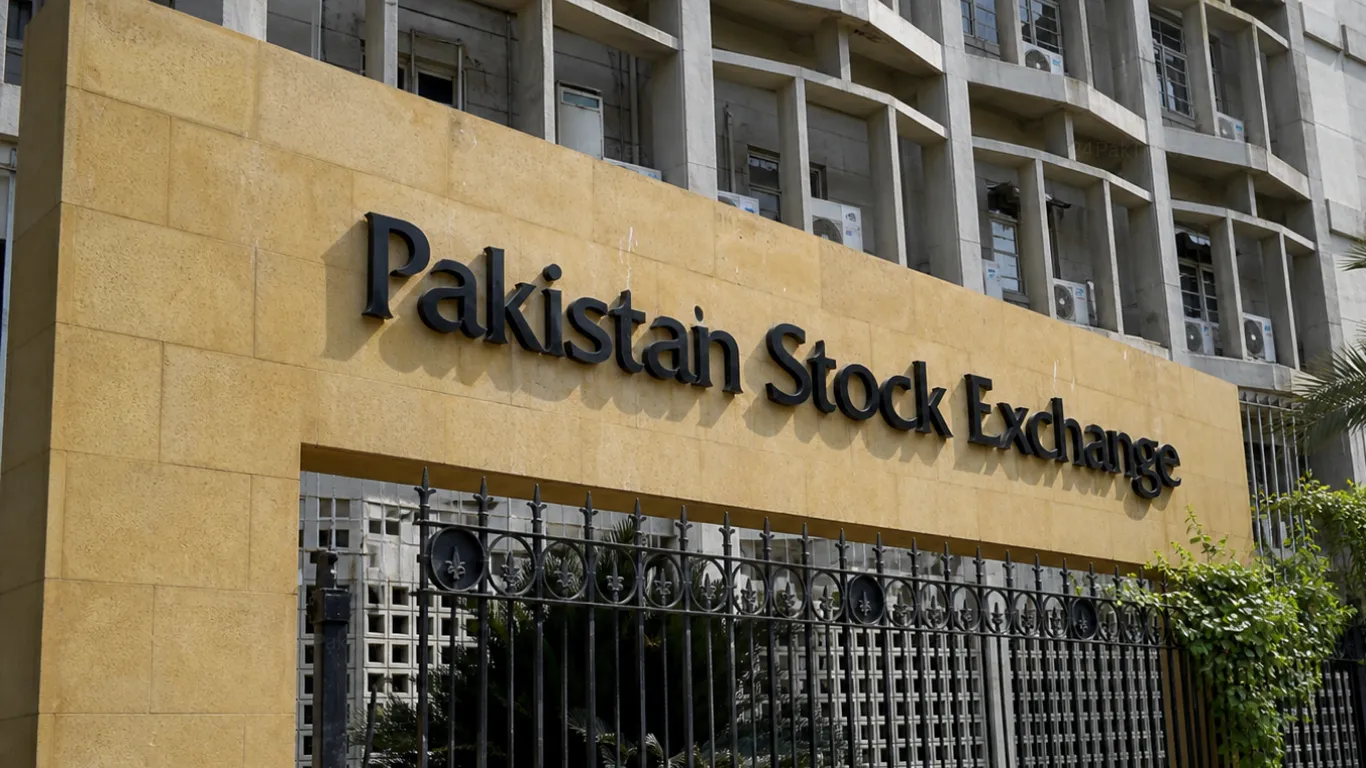 PSX Crashes 2,500 KSE-100 trading screen showing 2500 point crash after US Iran Switzerland talks cancelled June 2026