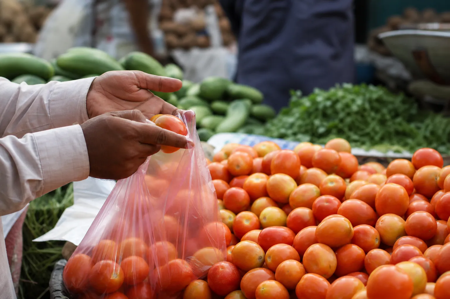 Pakistan weekly SPI inflation graph showing 13.52 percent rise as food prices climb despite petrol cut July 2026